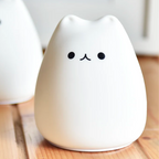 Luminária Noturna Gatinho LED – 7 Cores com Controle por Toque em Silicone Macio
