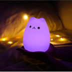 Luminária Noturna Gatinho LED – 7 Cores com Controle por Toque em Silicone Macio