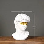 Busto Davi com Máscara Dourada em Resina – Escultura Moderna Arte Abstrata para Mesa