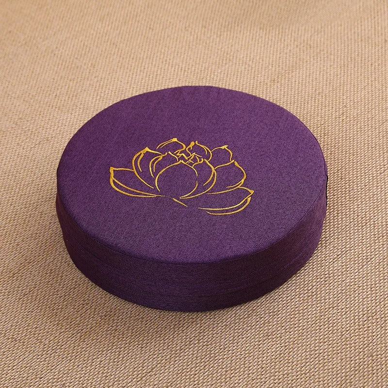 Almofada de Meditação em Linho com Bordado de Lótus – Tatami 40x6cm Lavável