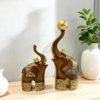 Kit 2 Esculturas de Elefante em Resina com Acabamento Madeira e Dourado